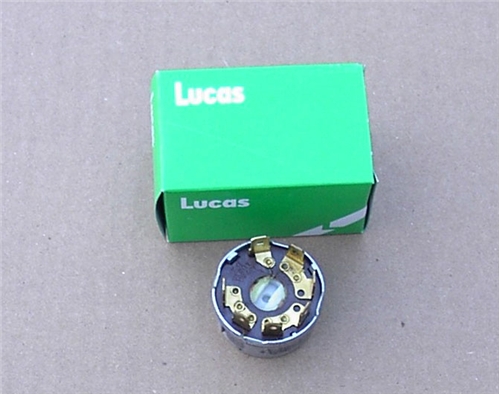 18) LUCAS IGNITION SWITCH MK4/1500 up to FM10,000 1973